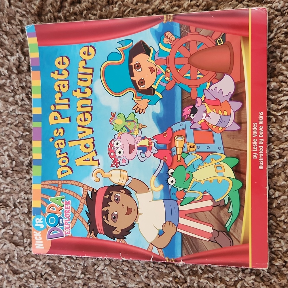 3/$10 Dora the explorer nick jr books Dora's Pirate Adventure